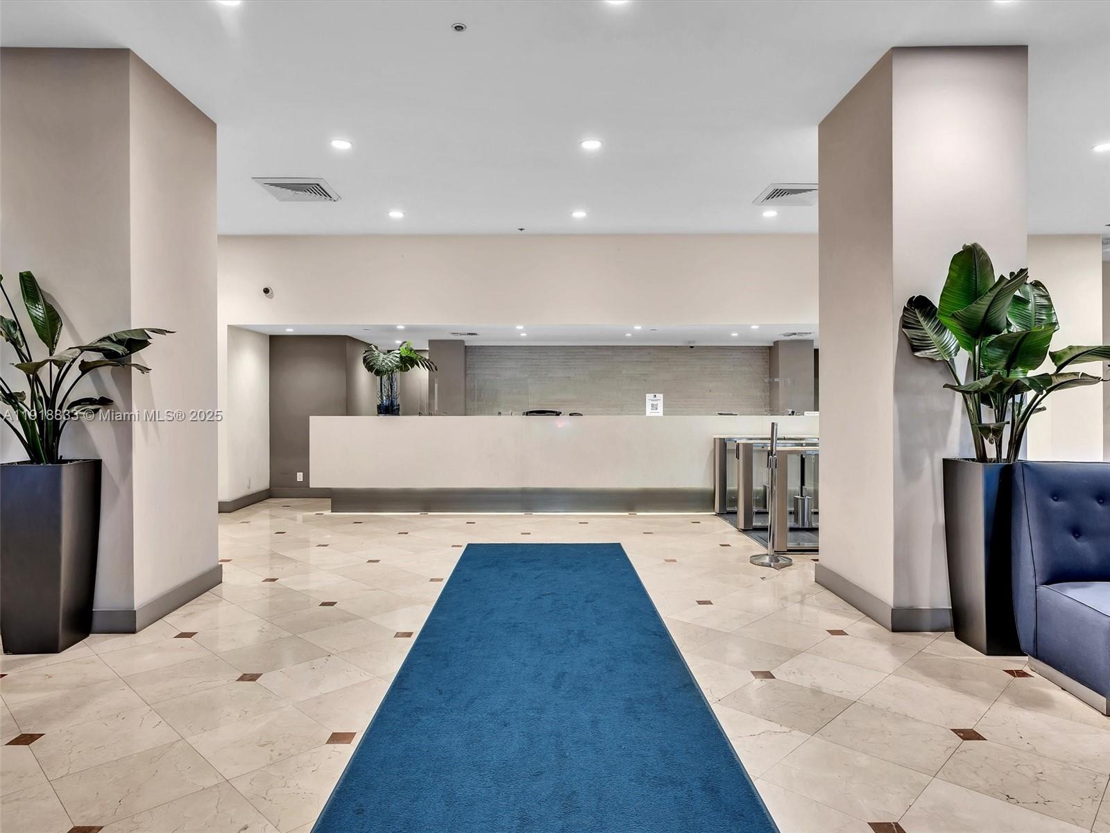 100 Lincoln Rd # 710