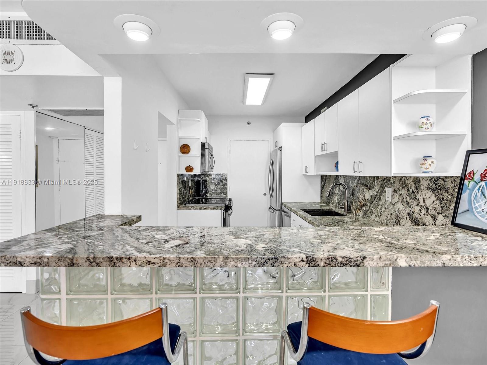 100 Lincoln Rd # 710