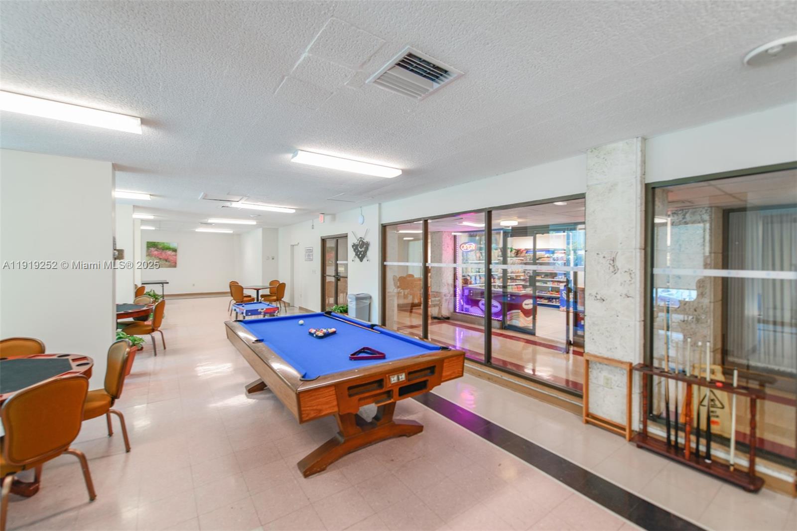 1985 S Ocean Dr # 6J