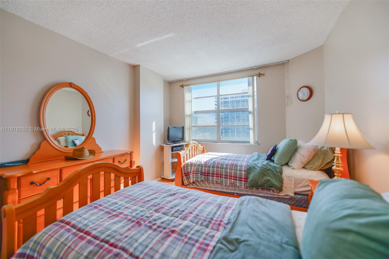 1985 S Ocean Dr # 6J