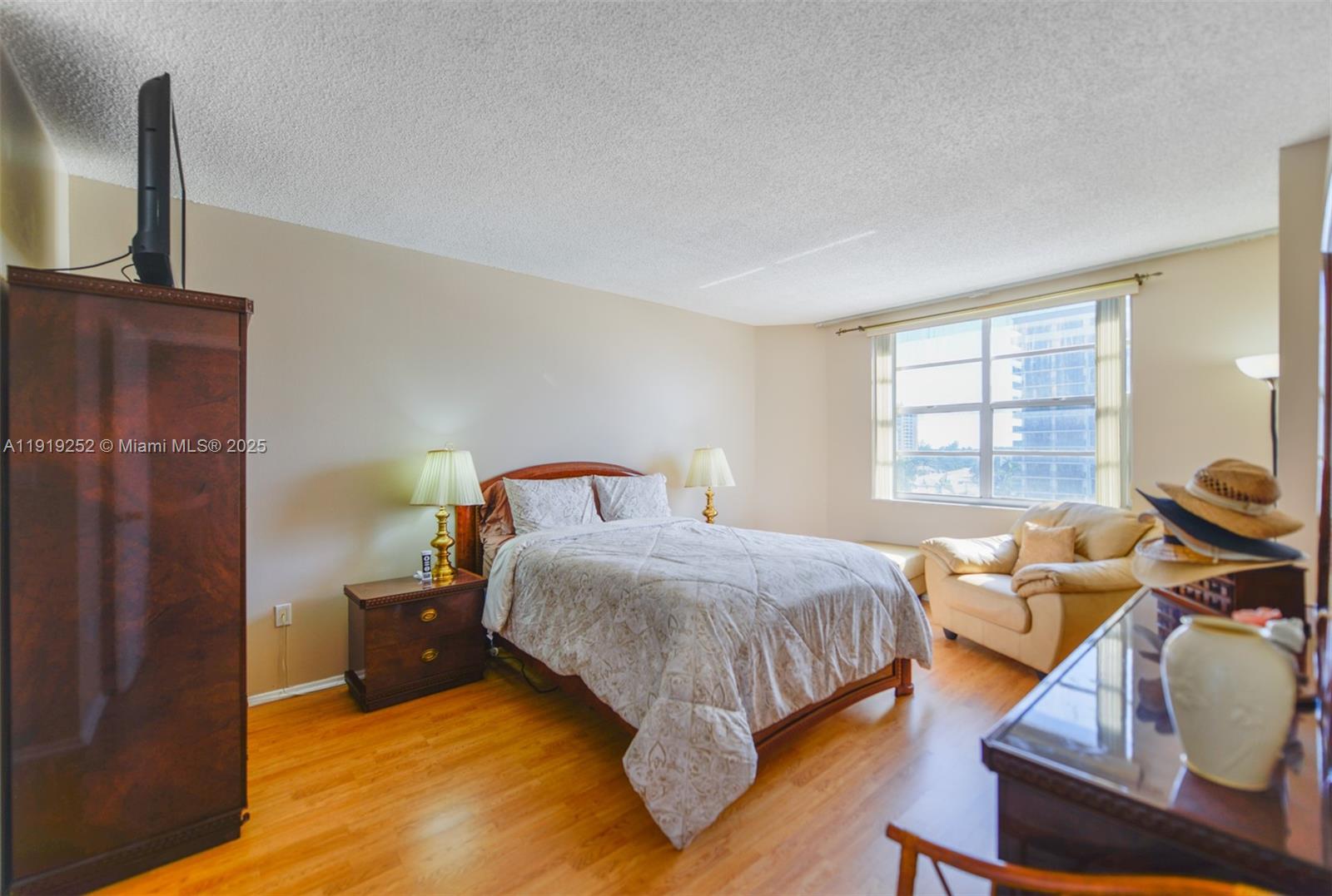 1985 S Ocean Dr # 6J