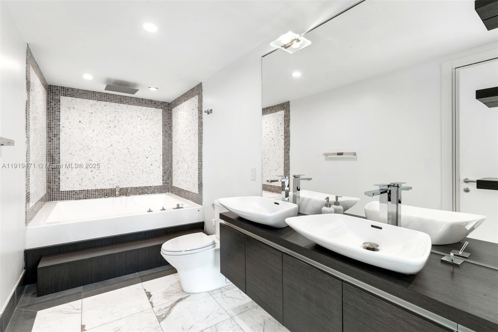 200 Biscayne Boulevard Way # 303