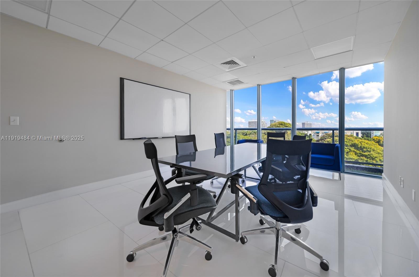 601 NE 36th St # 2911