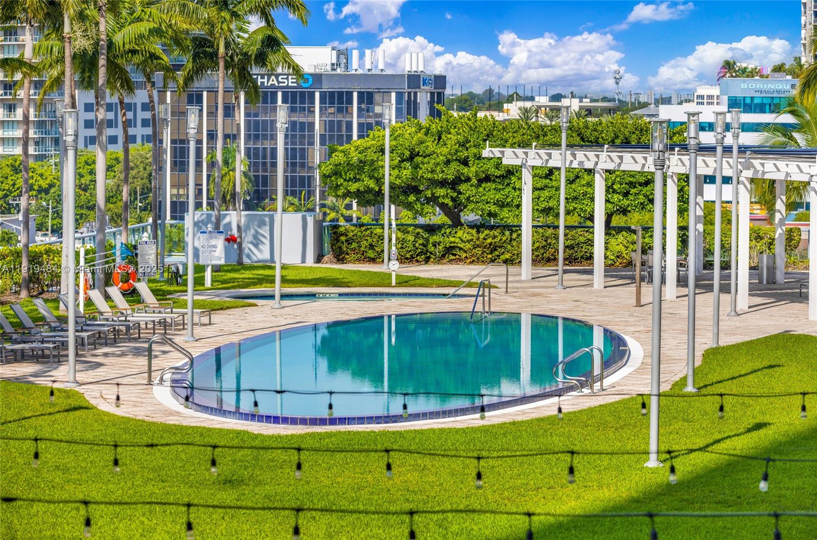 601 NE 36th St # 2911