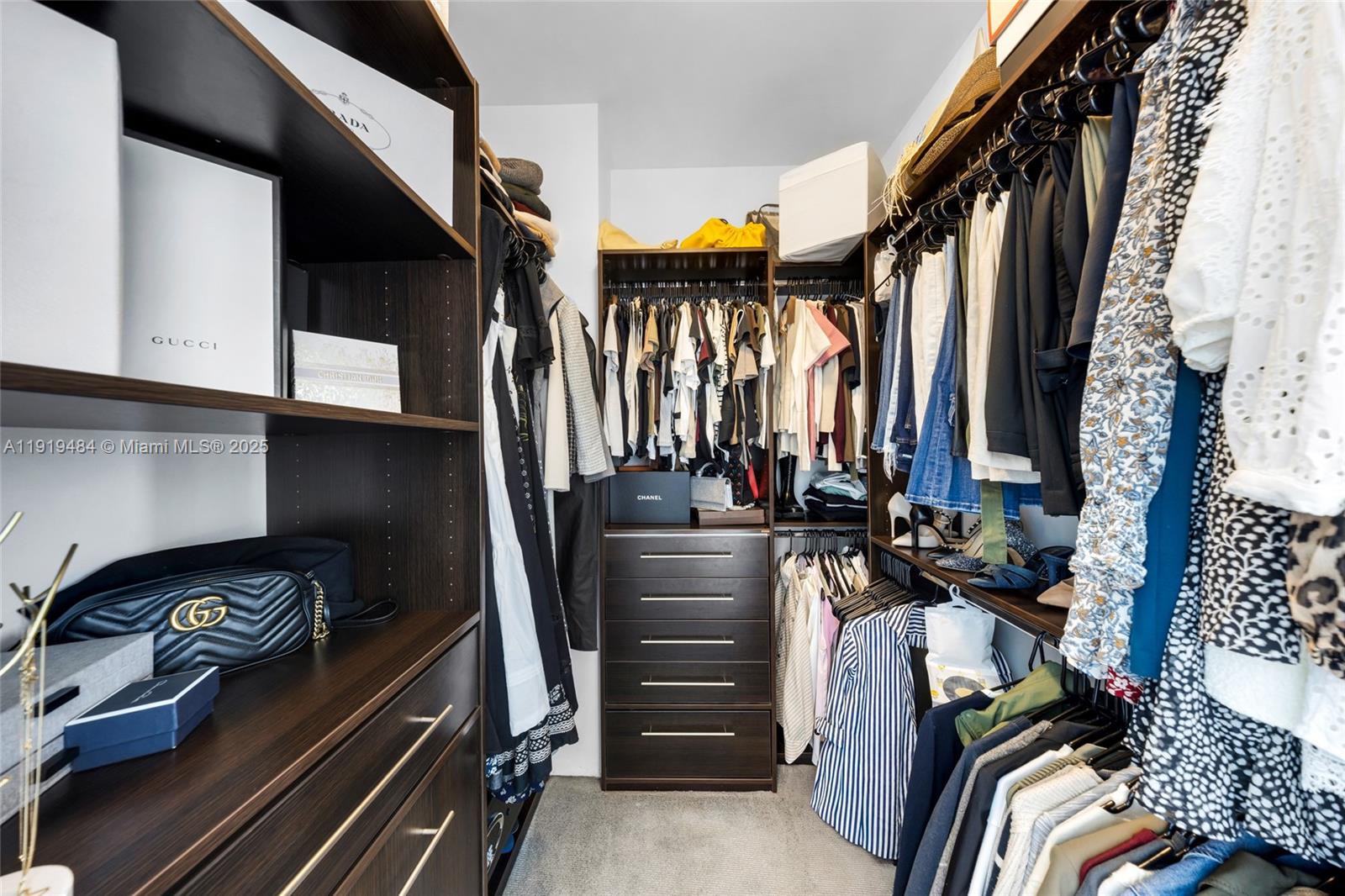 601 NE 36th St # 2911