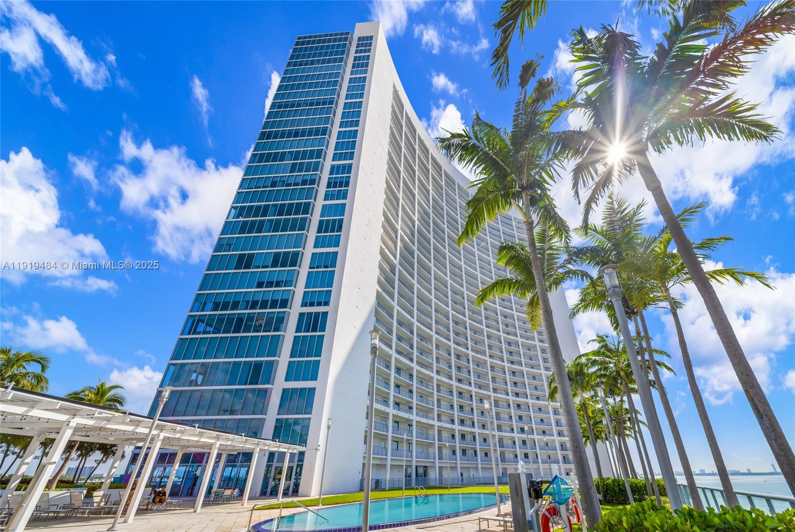 601 NE 36th St # 2911