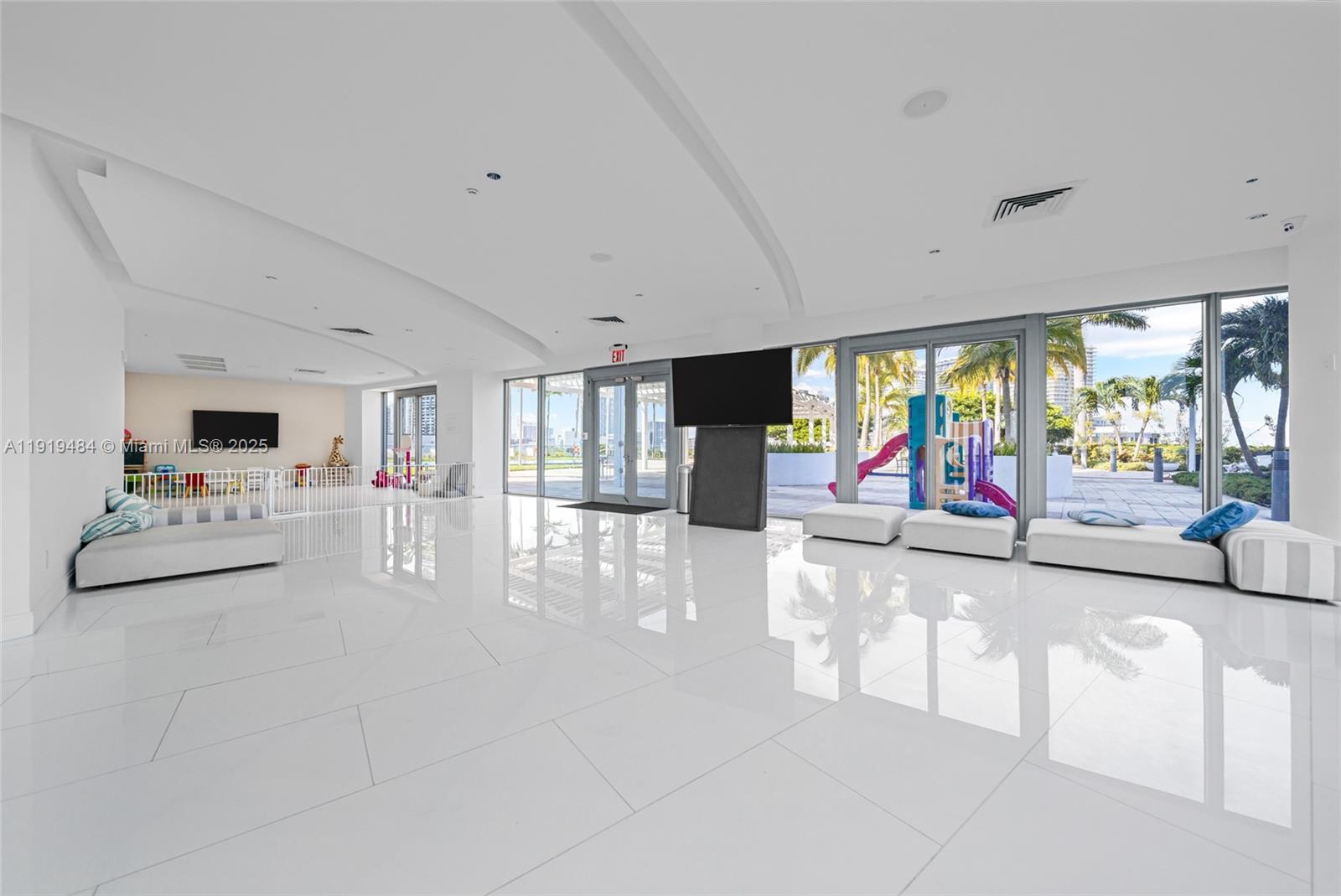 601 NE 36th St # 2911