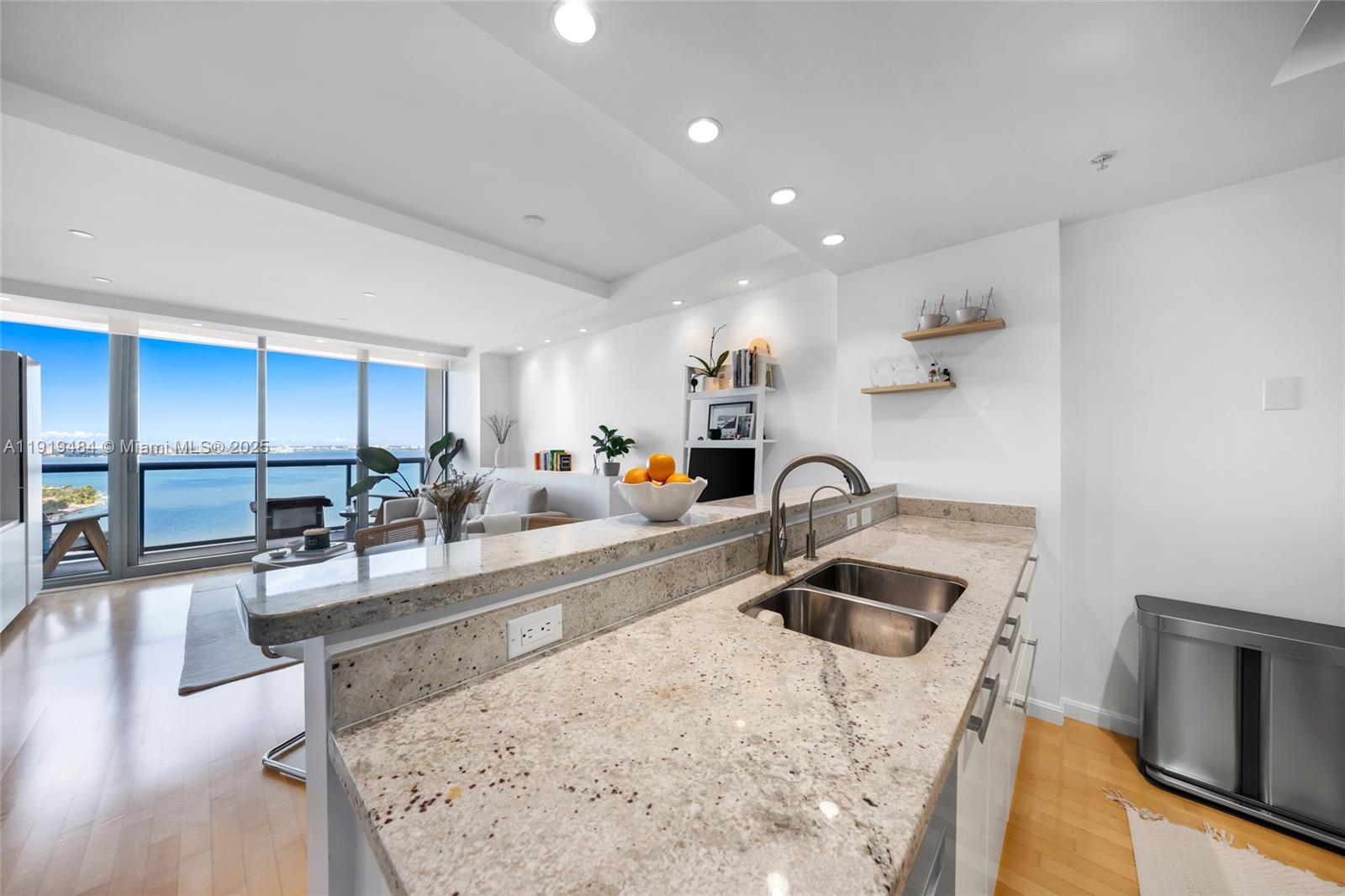 601 NE 36th St # 2911