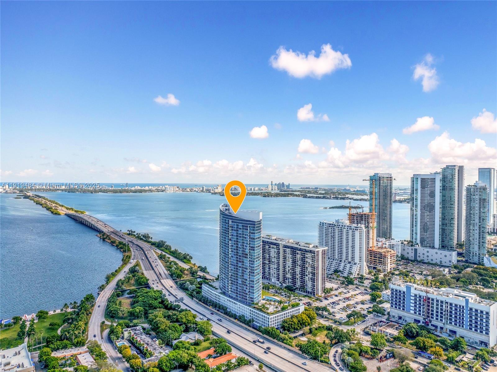 601 NE 36th St # 2911