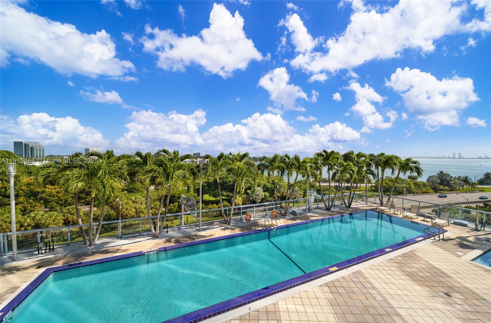 601 NE 36th St # 2911