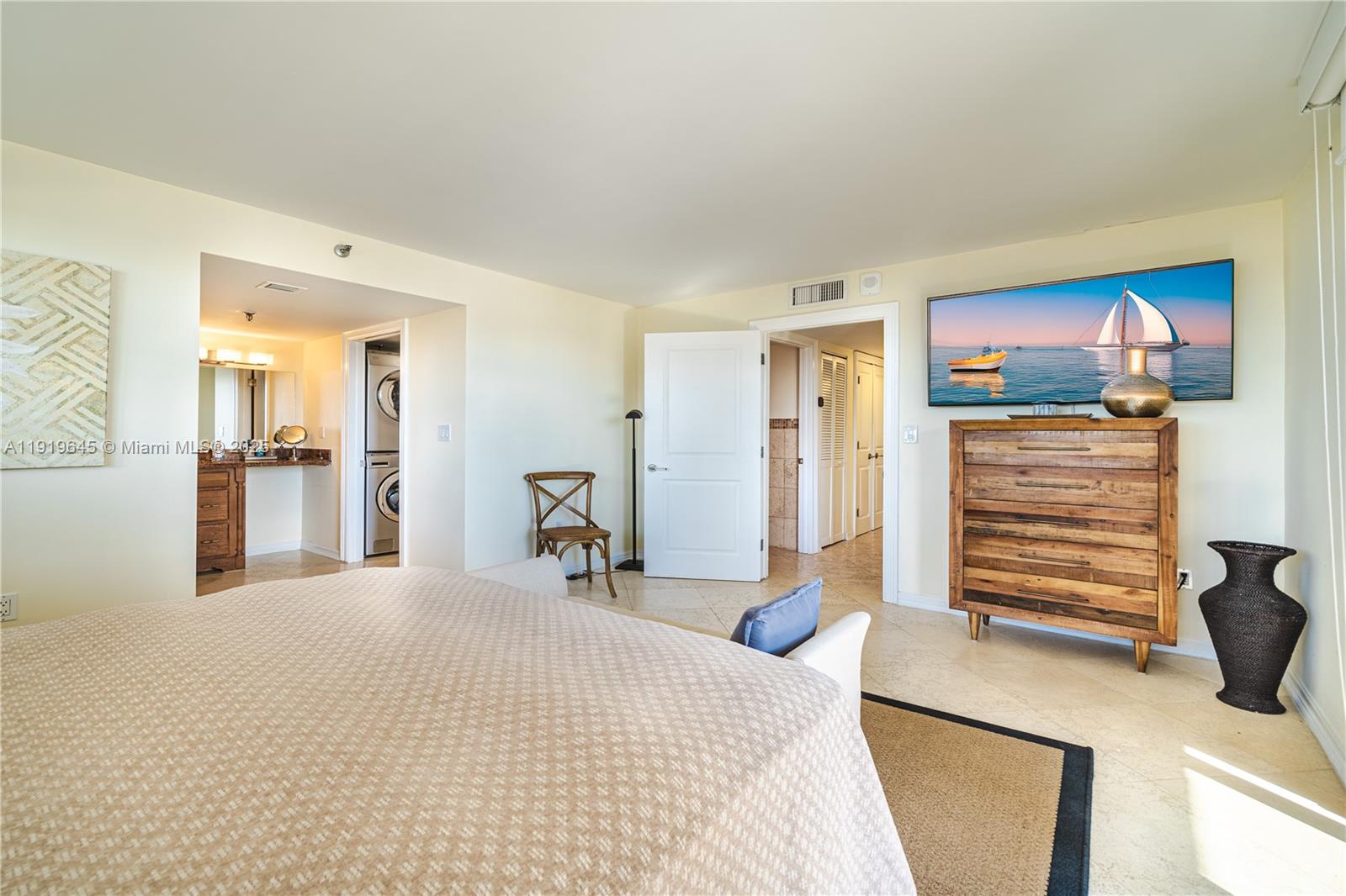 1621 Collins Ave # 802