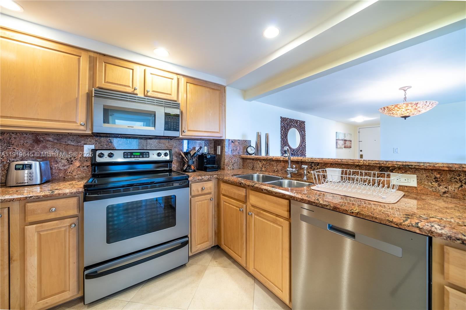 1621 Collins Ave # 802