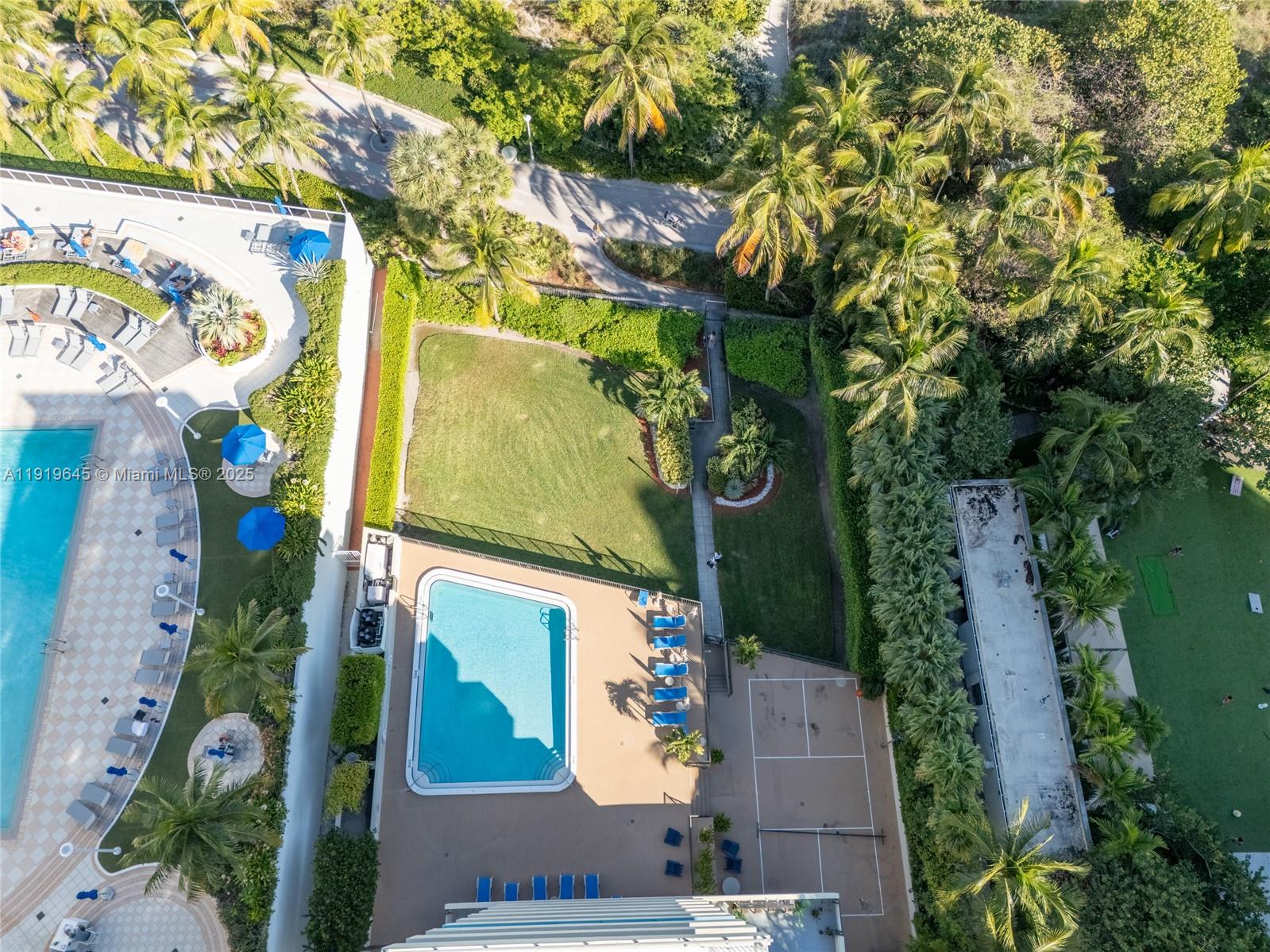 1621 Collins Ave # 802