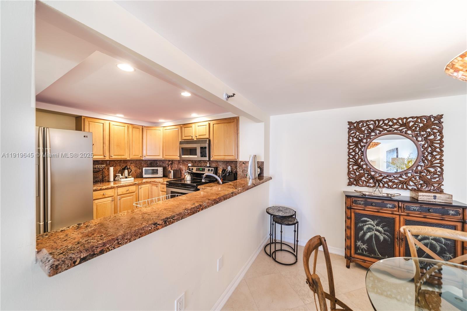 1621 Collins Ave # 802