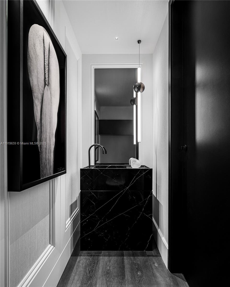 1040 Biscayne Blvd # 2202