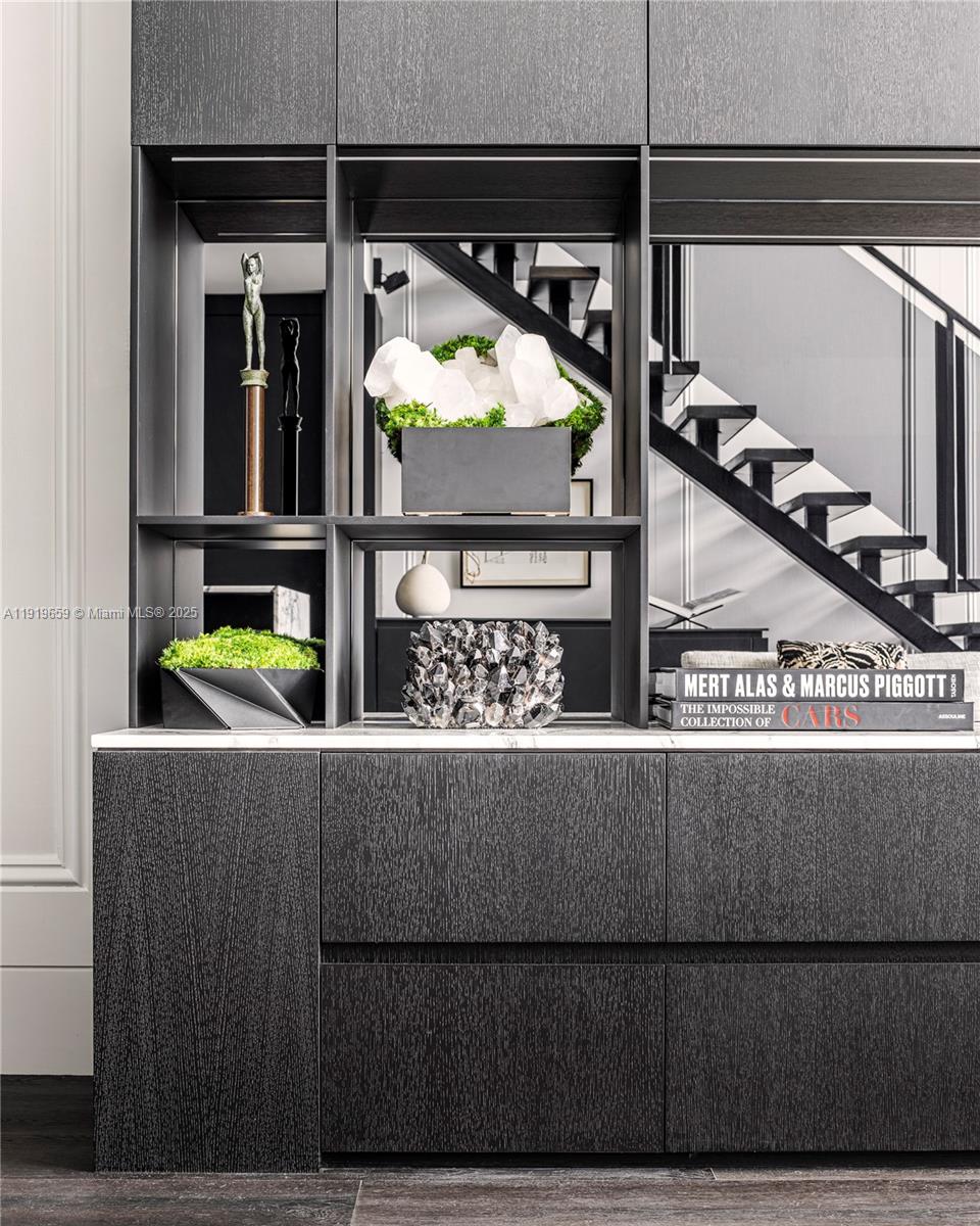 1040 Biscayne Blvd # 2202