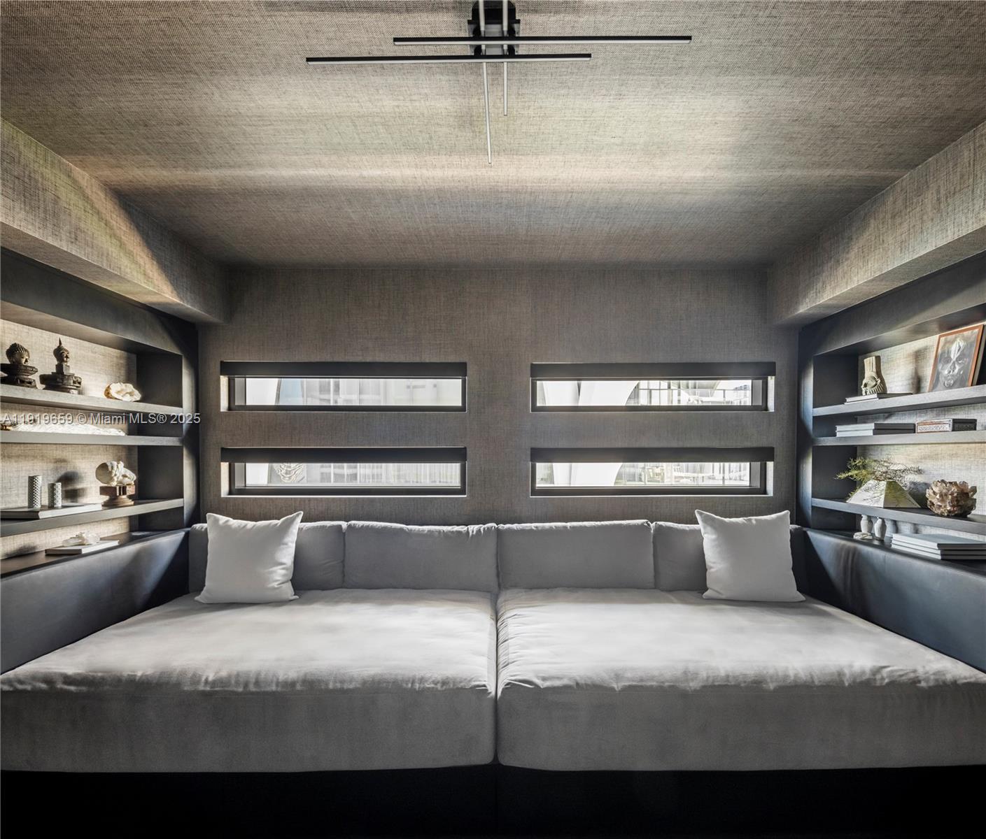 1040 Biscayne Blvd # 2202