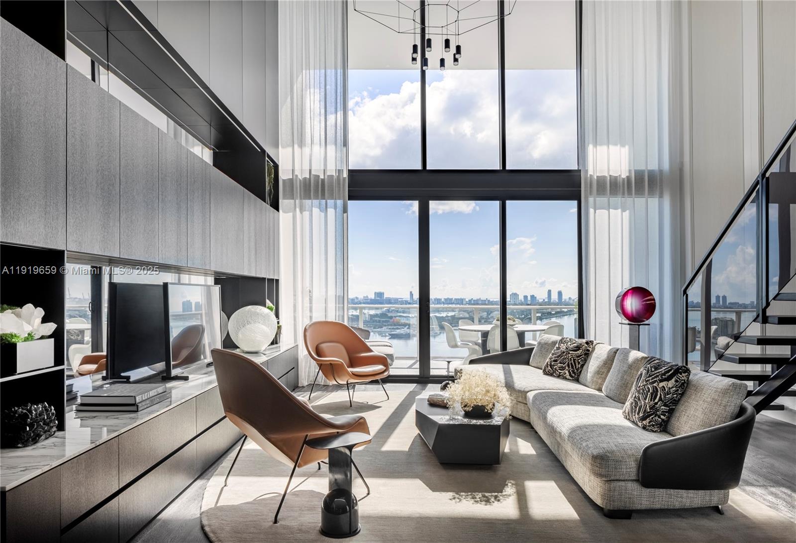 1040 Biscayne Blvd # 2202