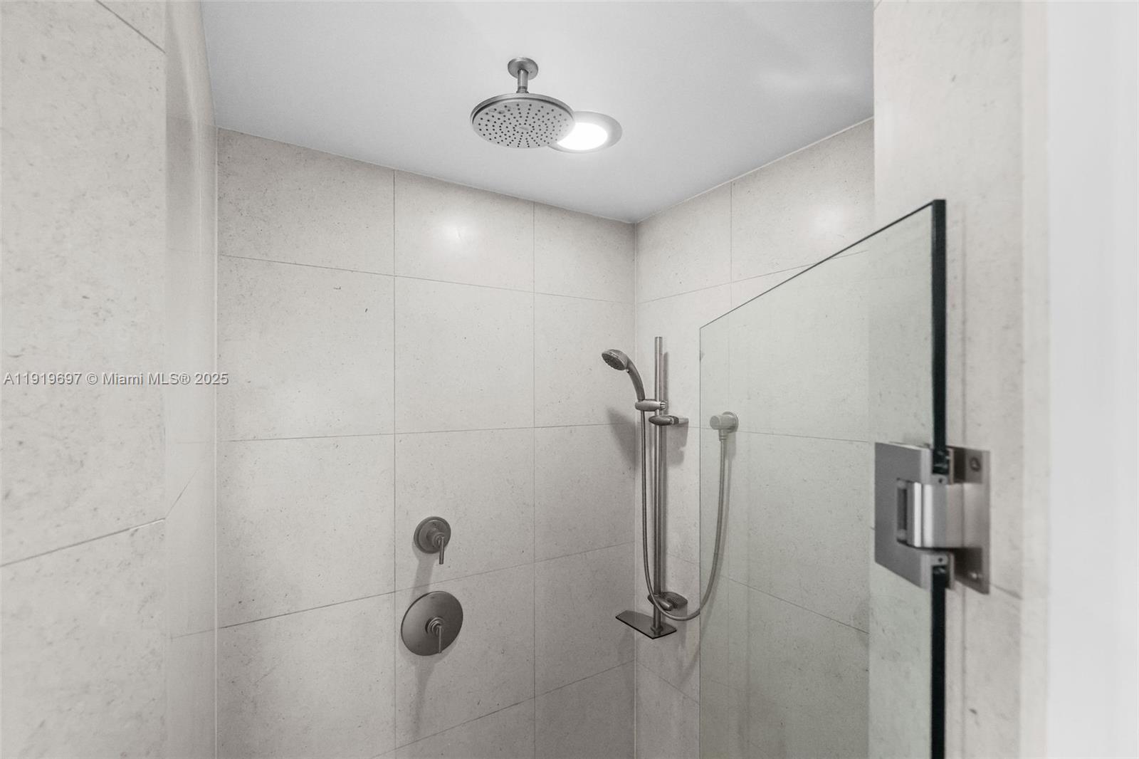 6799 Collins Ave # 407