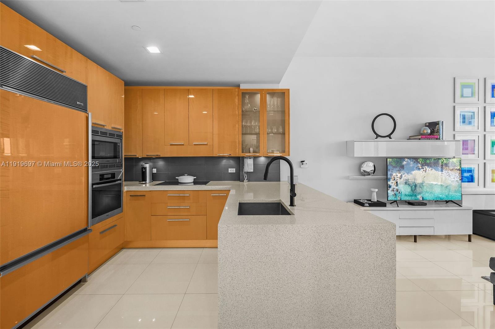 6799 Collins Ave # 407