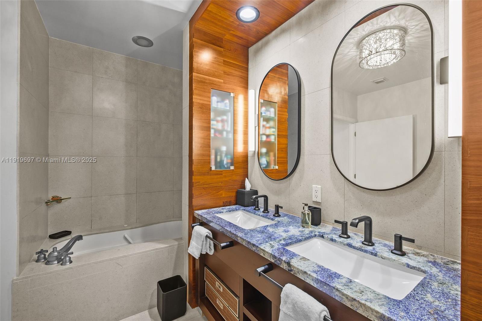 6799 Collins Ave # 407