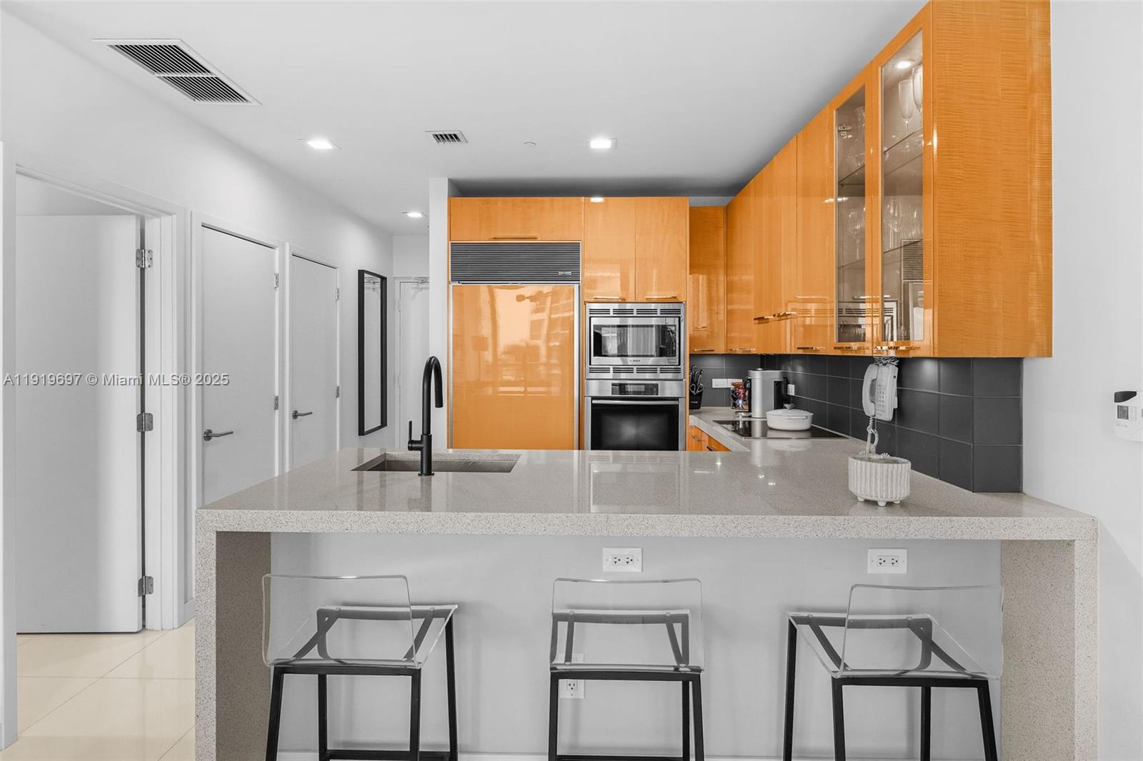 6799 Collins Ave # 407