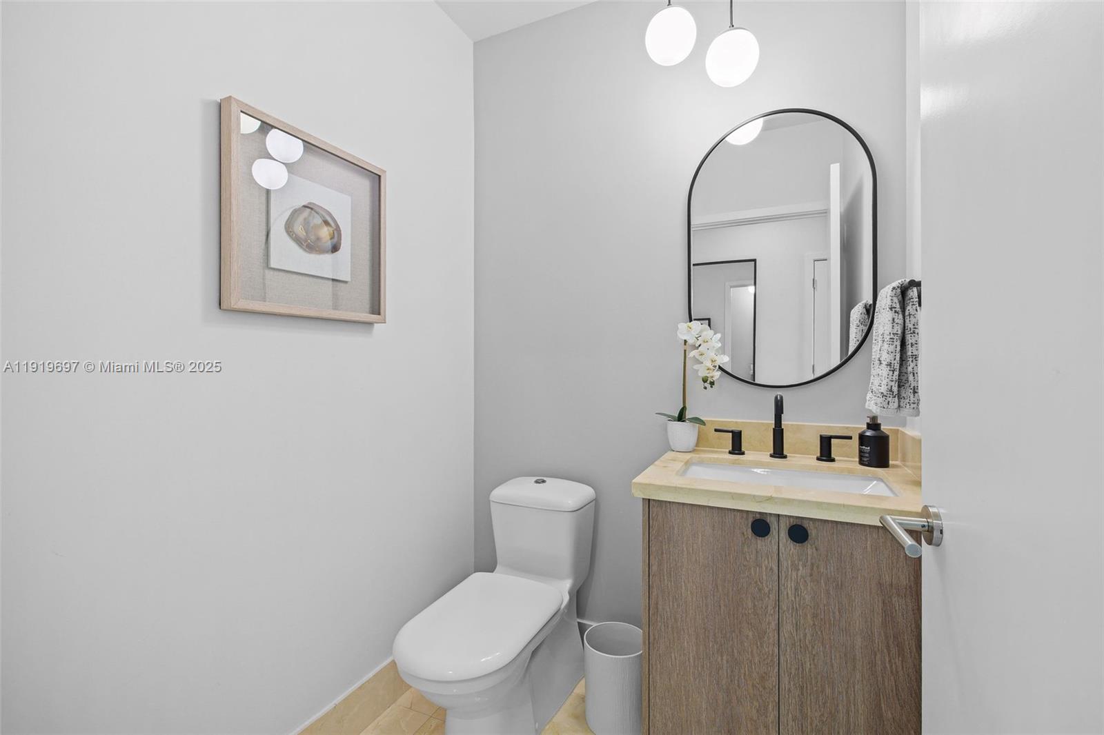 6799 Collins Ave # 407