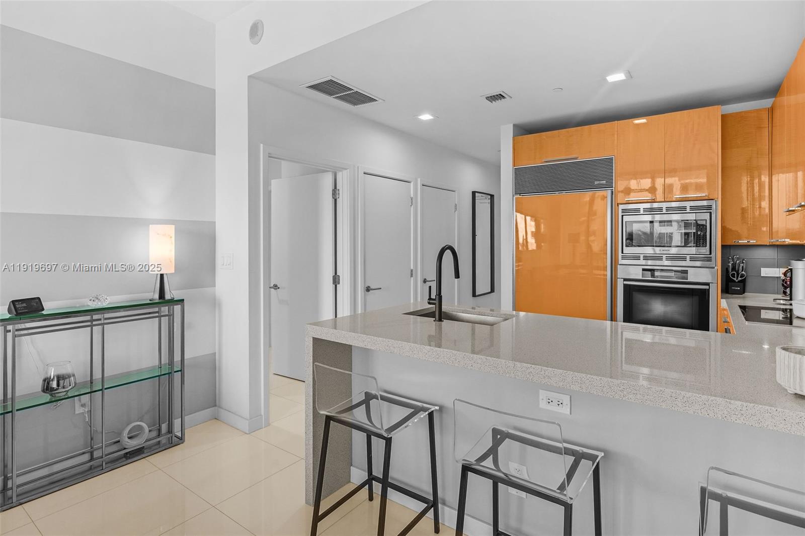 6799 Collins Ave # 407