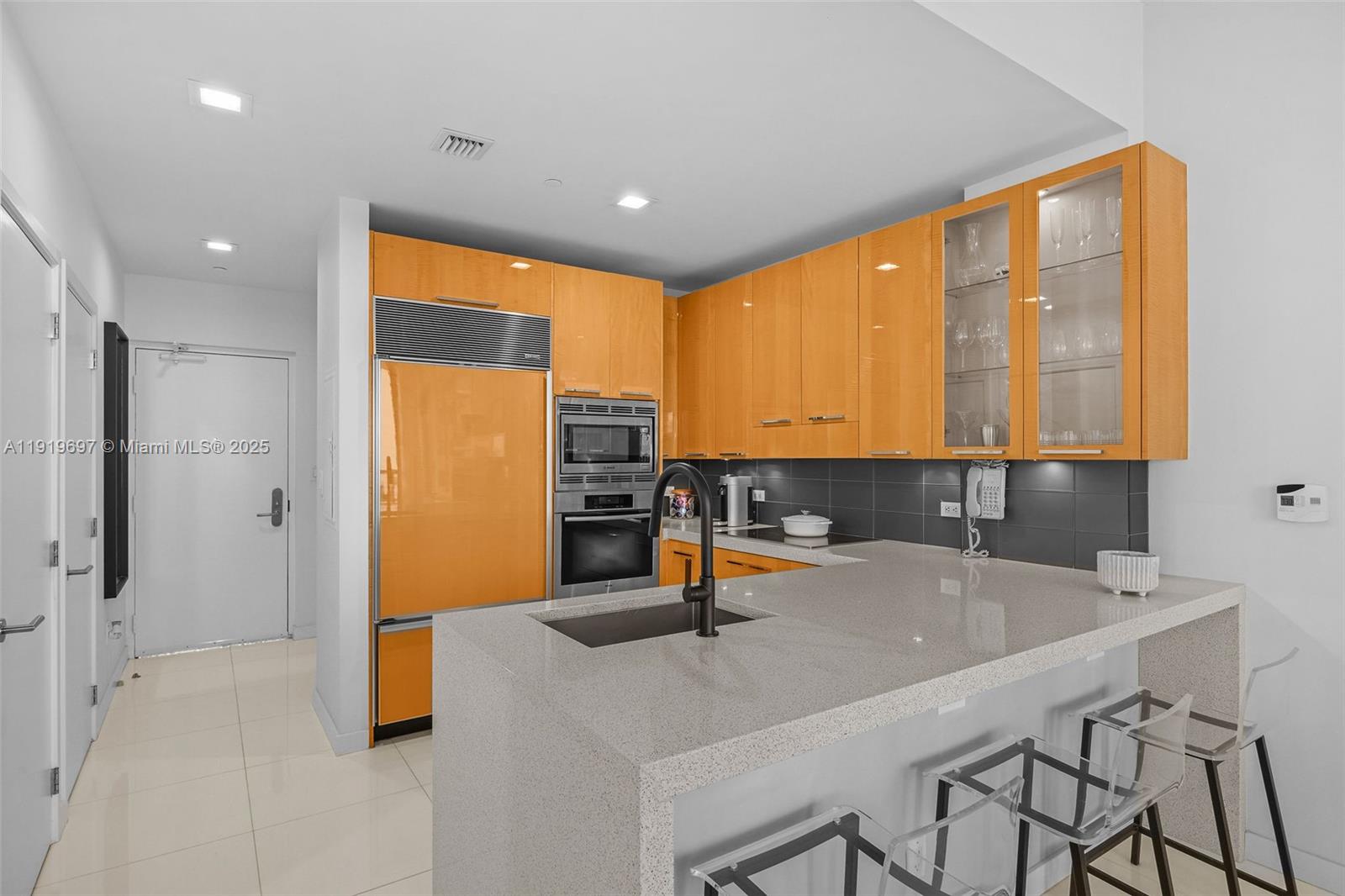 6799 Collins Ave # 407