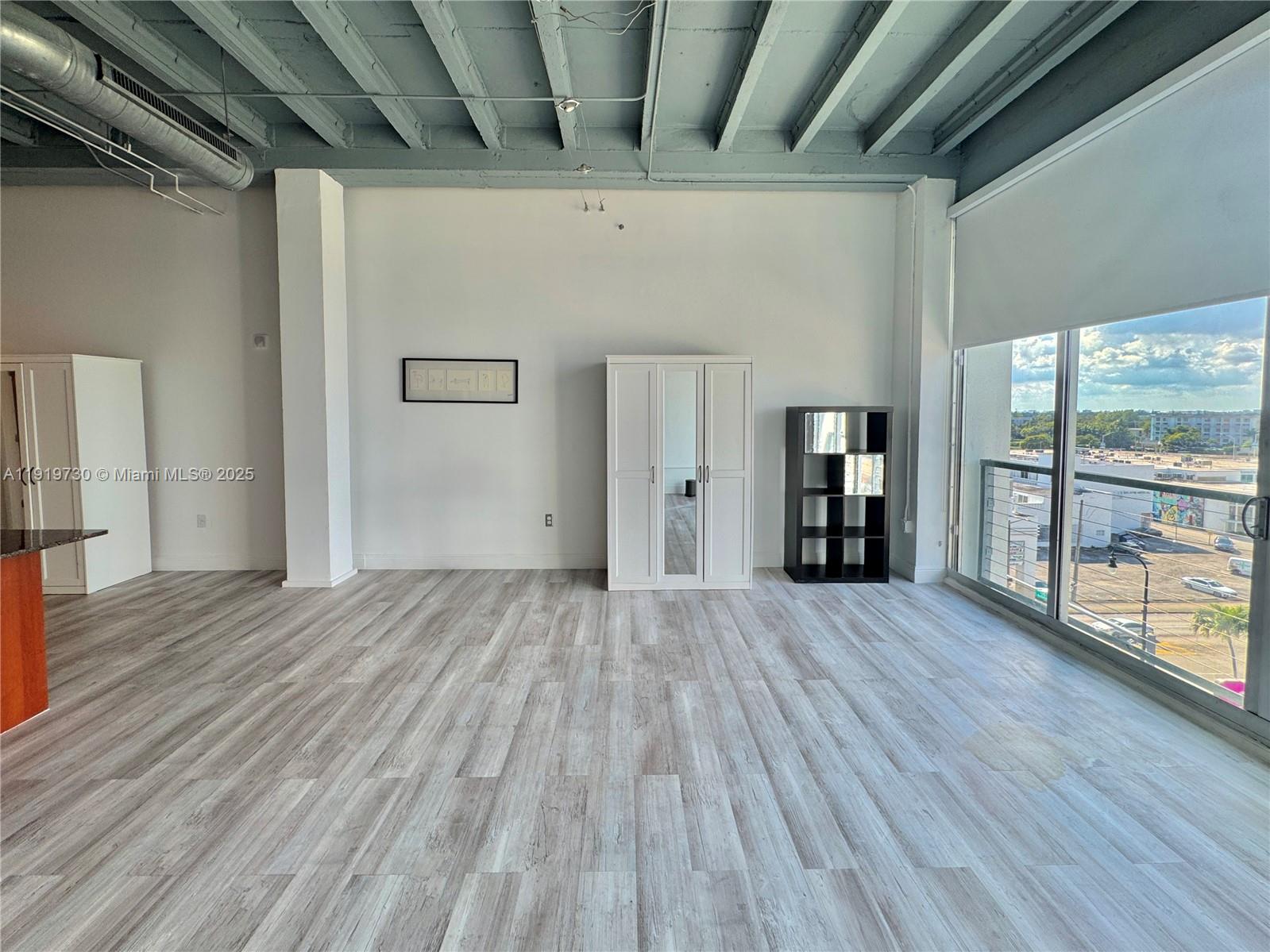 8101 Biscayne Blvd # 615 Unit: R-615