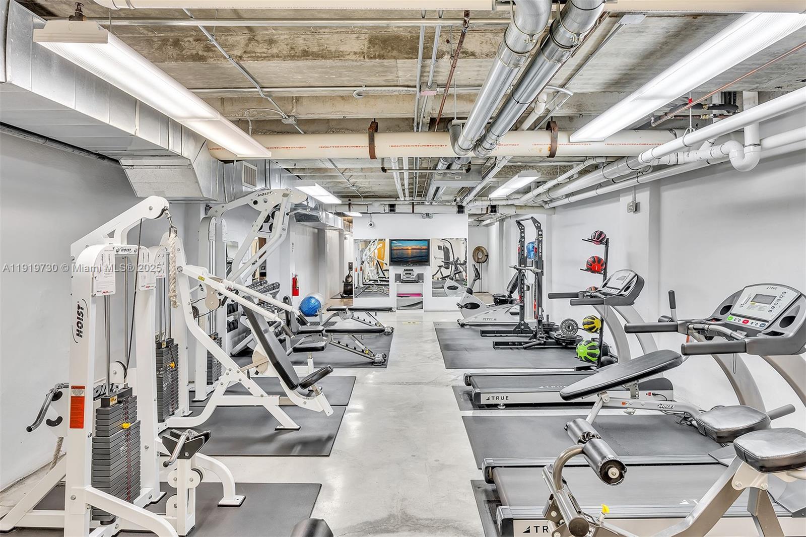 8101 Biscayne Blvd # 615 Unit: R-615