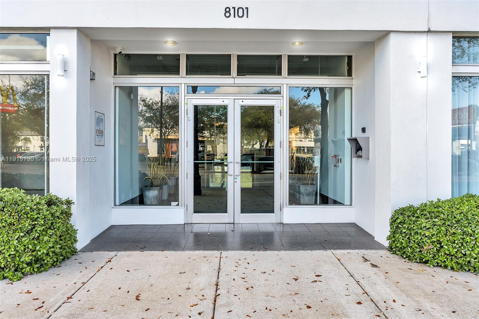 8101 Biscayne Blvd # 615 Unit: R-615