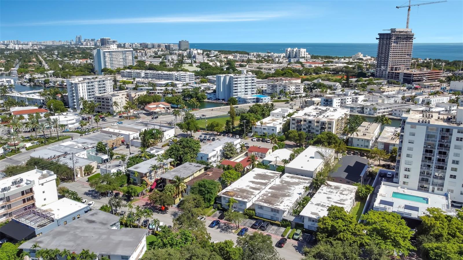 6921 Rue Vendome # 1