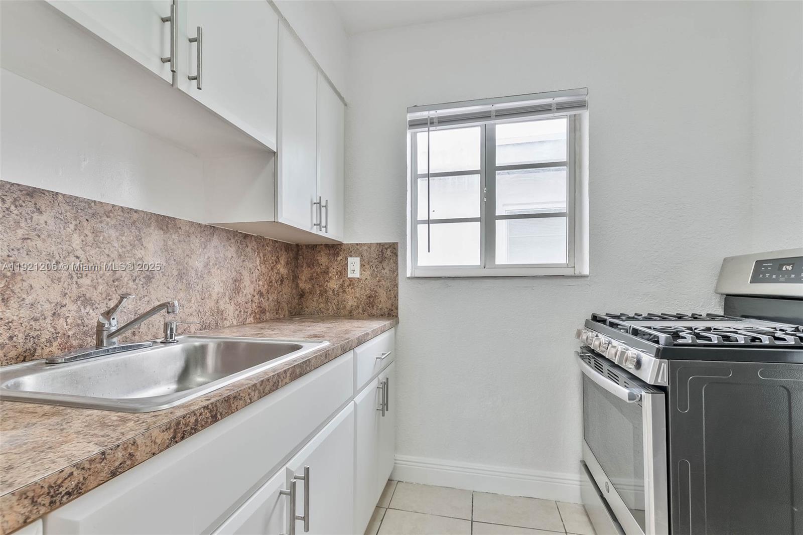 6921 Rue Vendome # 1