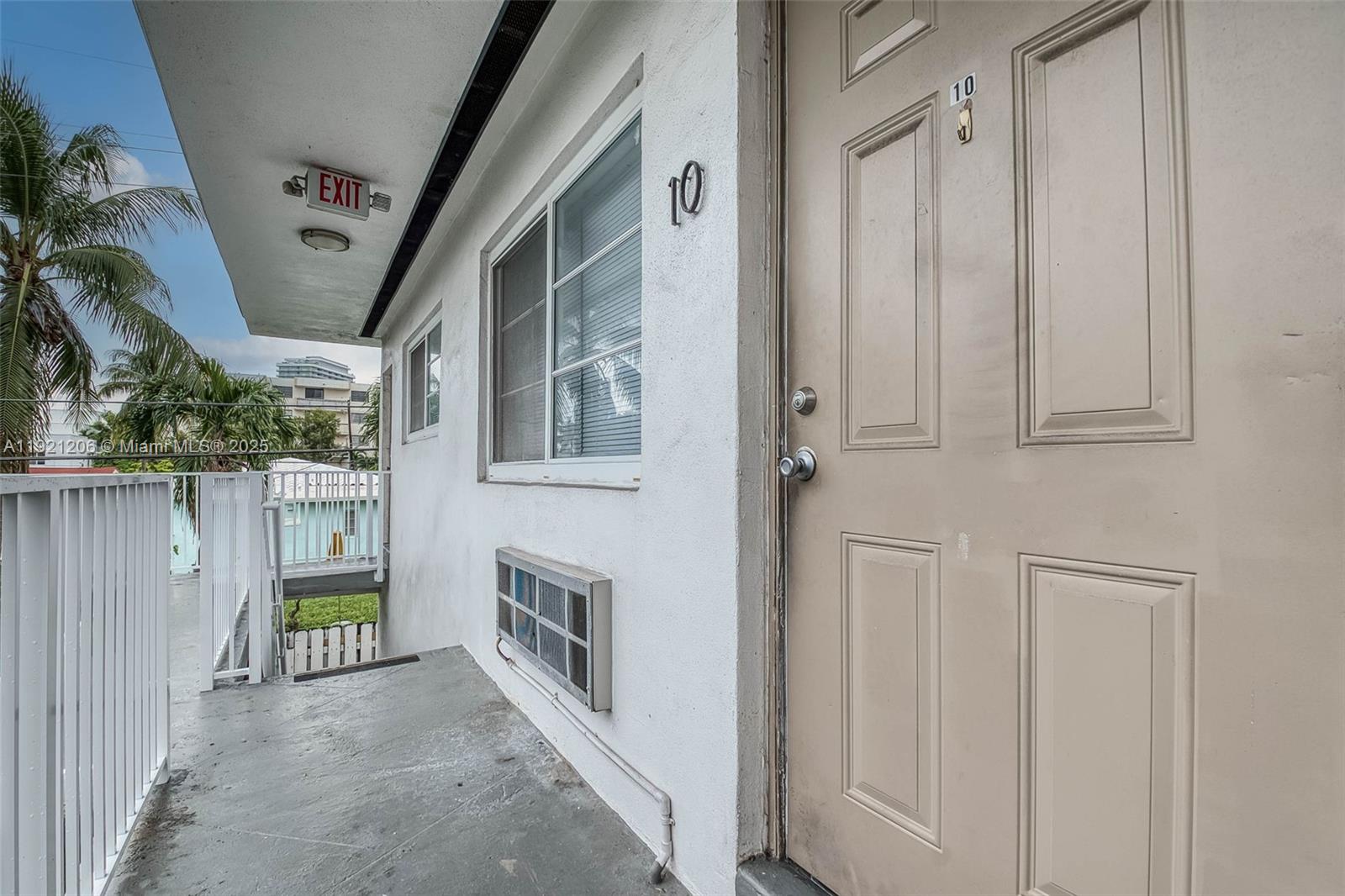 6921 Rue Vendome # 1