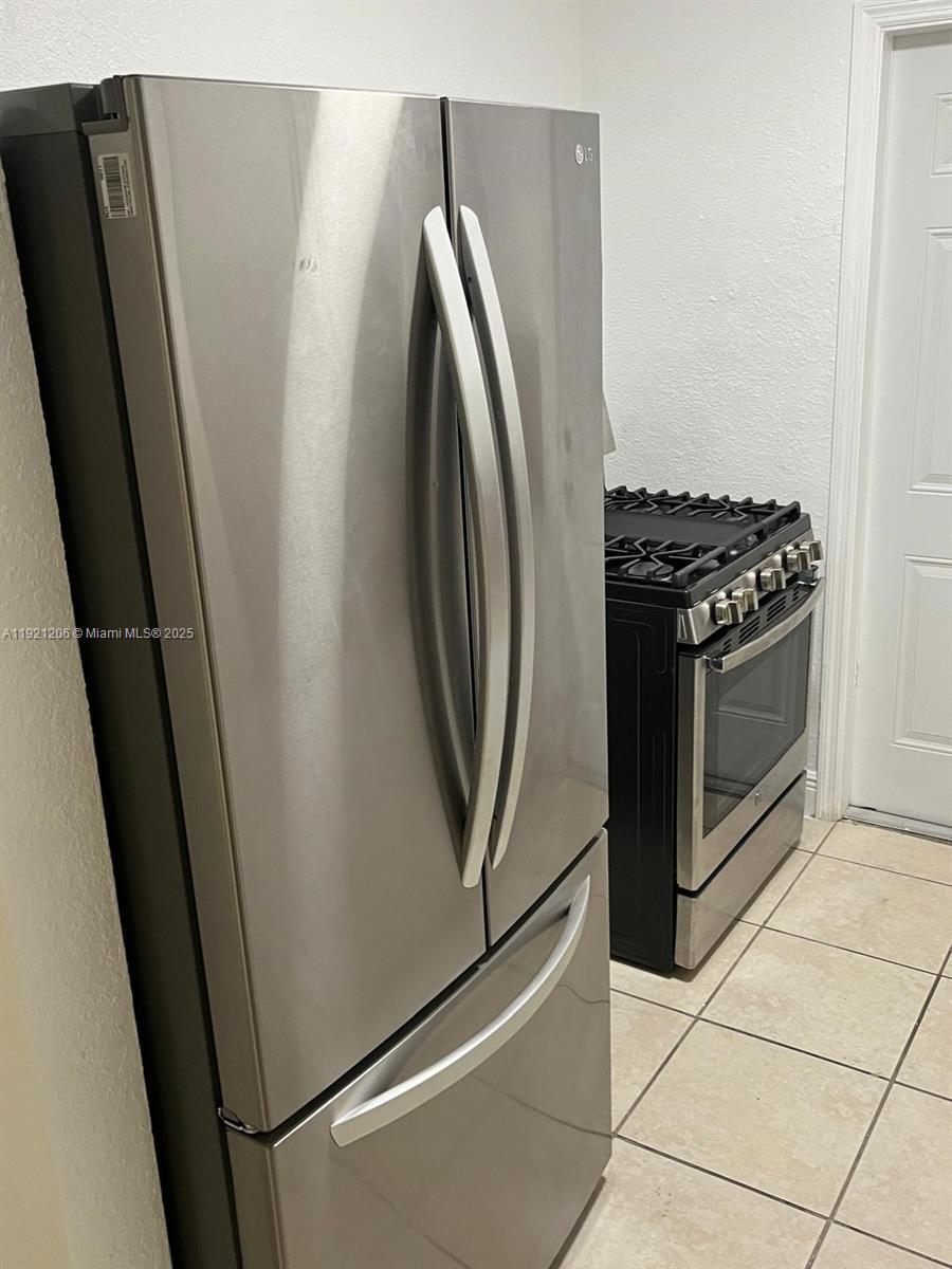 6921 Rue Vendome # 1