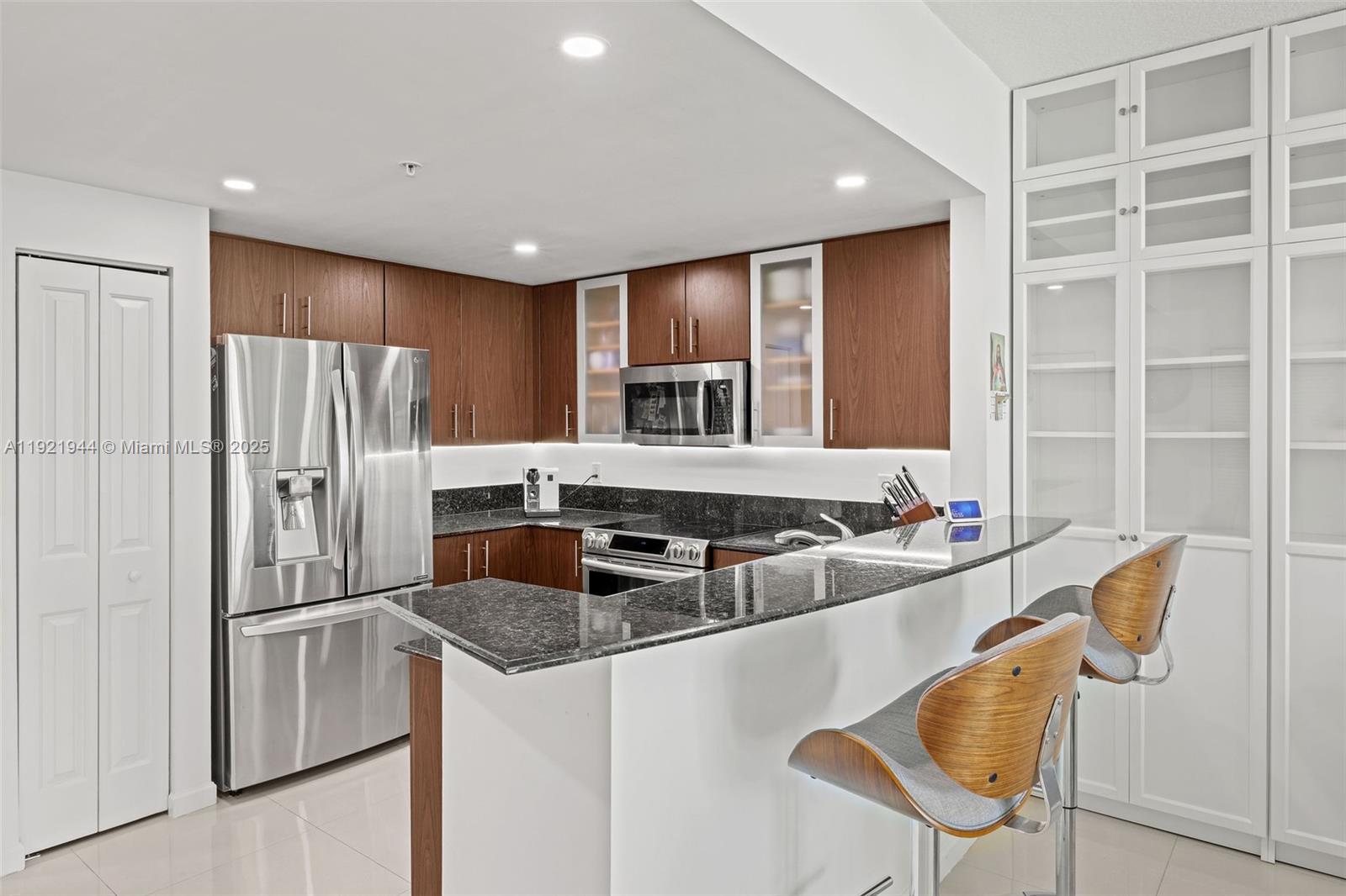 7914 Harbor Island Dr # 303