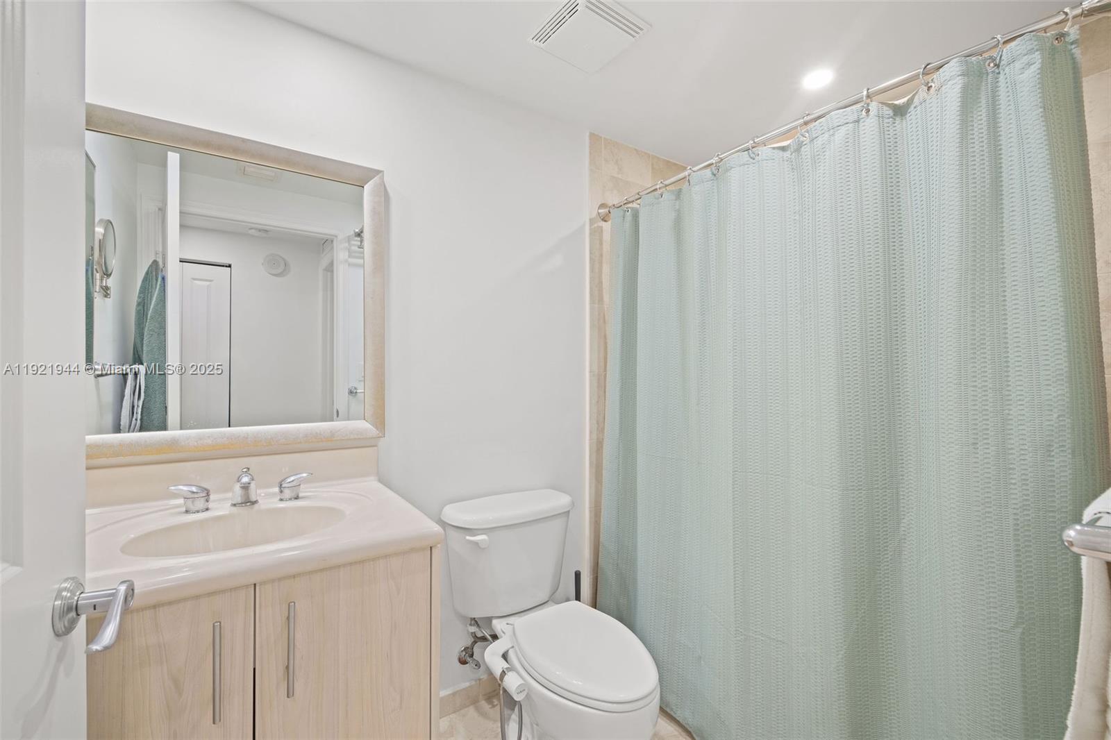 7914 Harbor Island Dr # 303