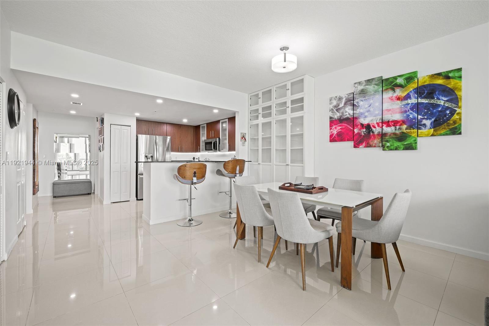 7914 Harbor Island Dr # 303