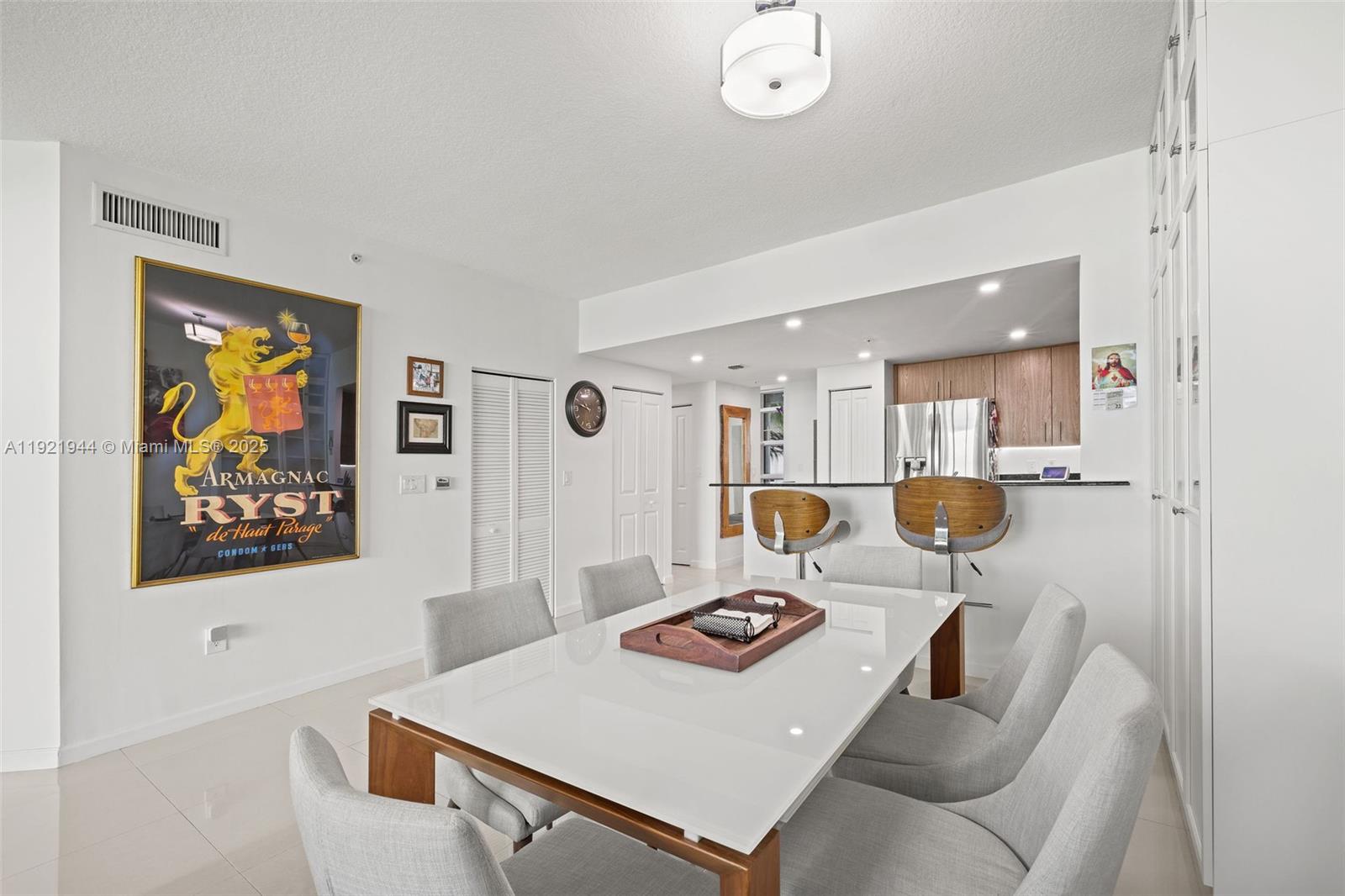 7914 Harbor Island Dr # 303