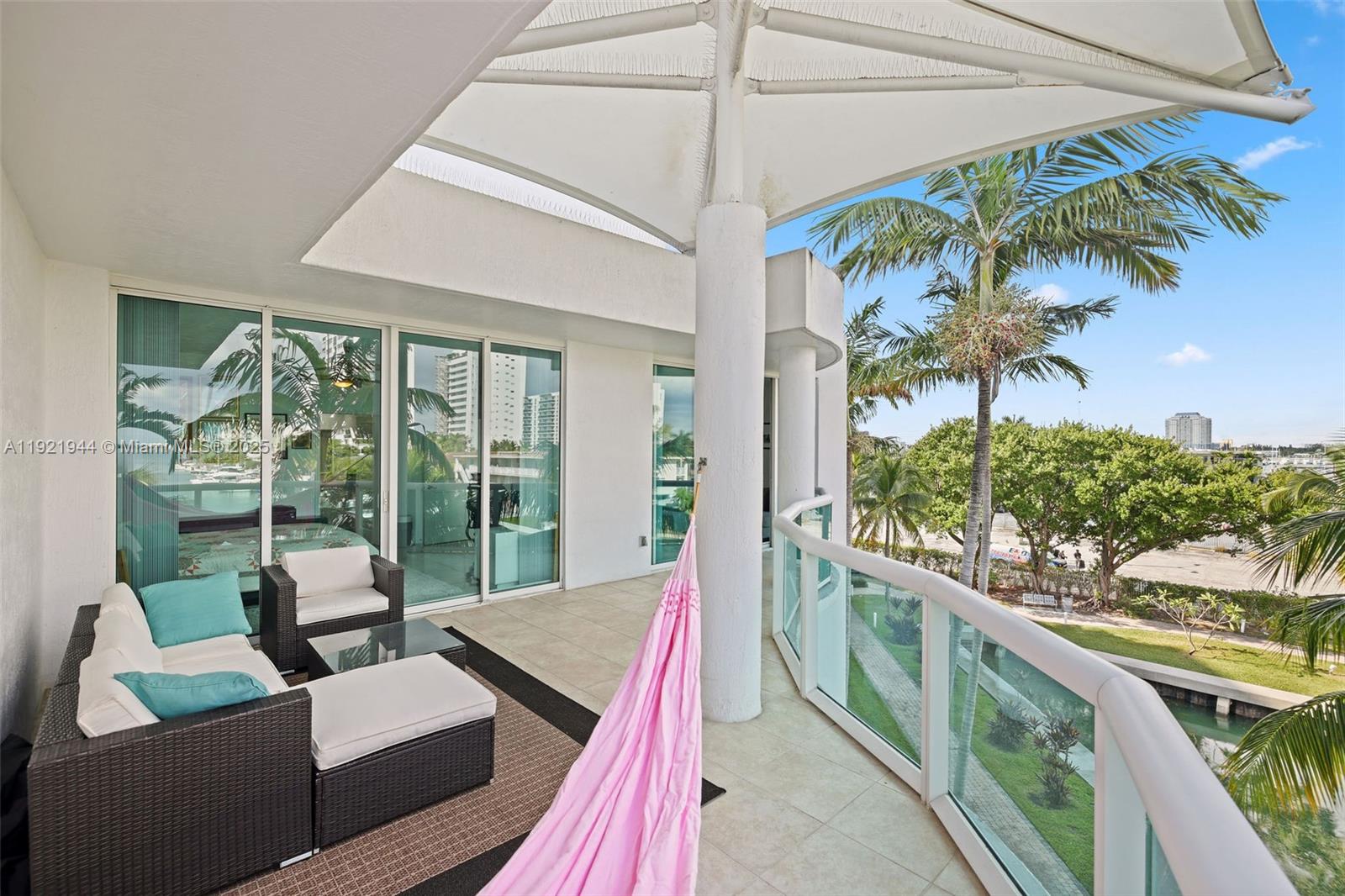 7914 Harbor Island Dr # 303