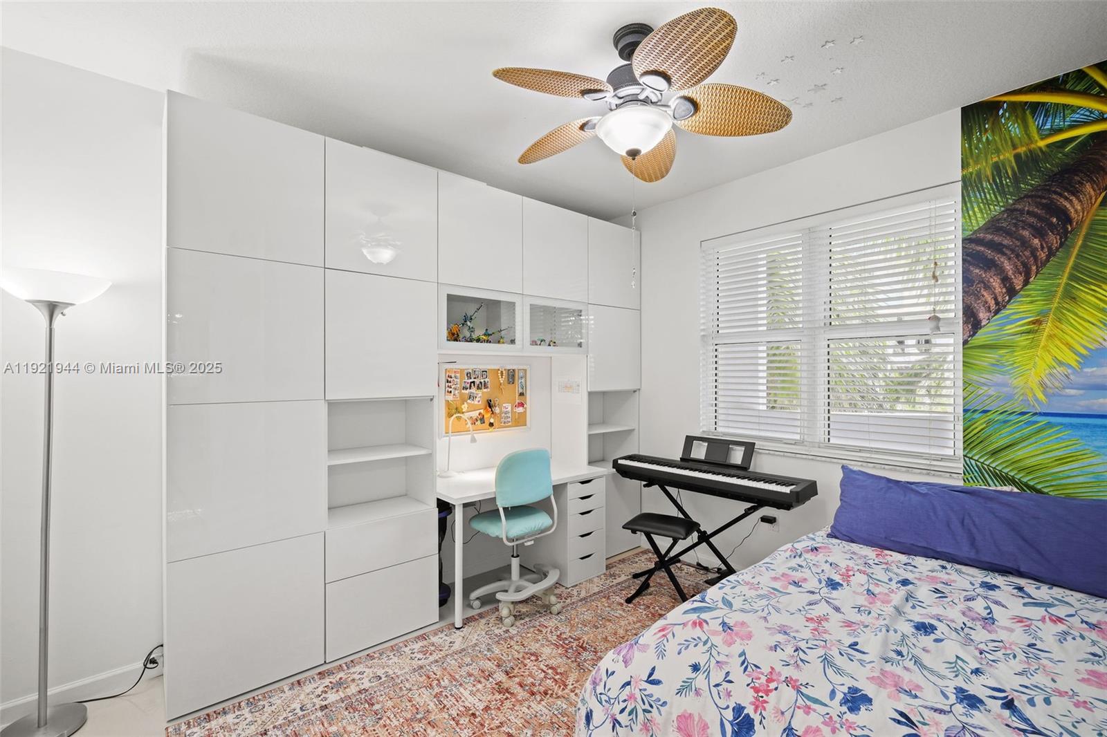 7914 Harbor Island Dr # 303