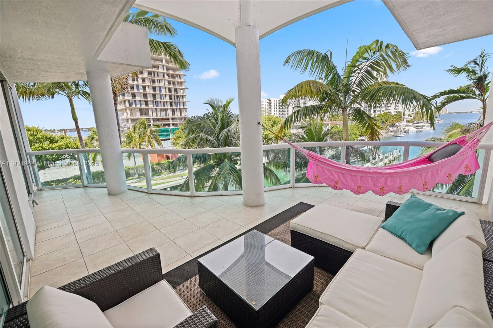 7914 Harbor Island Dr # 303