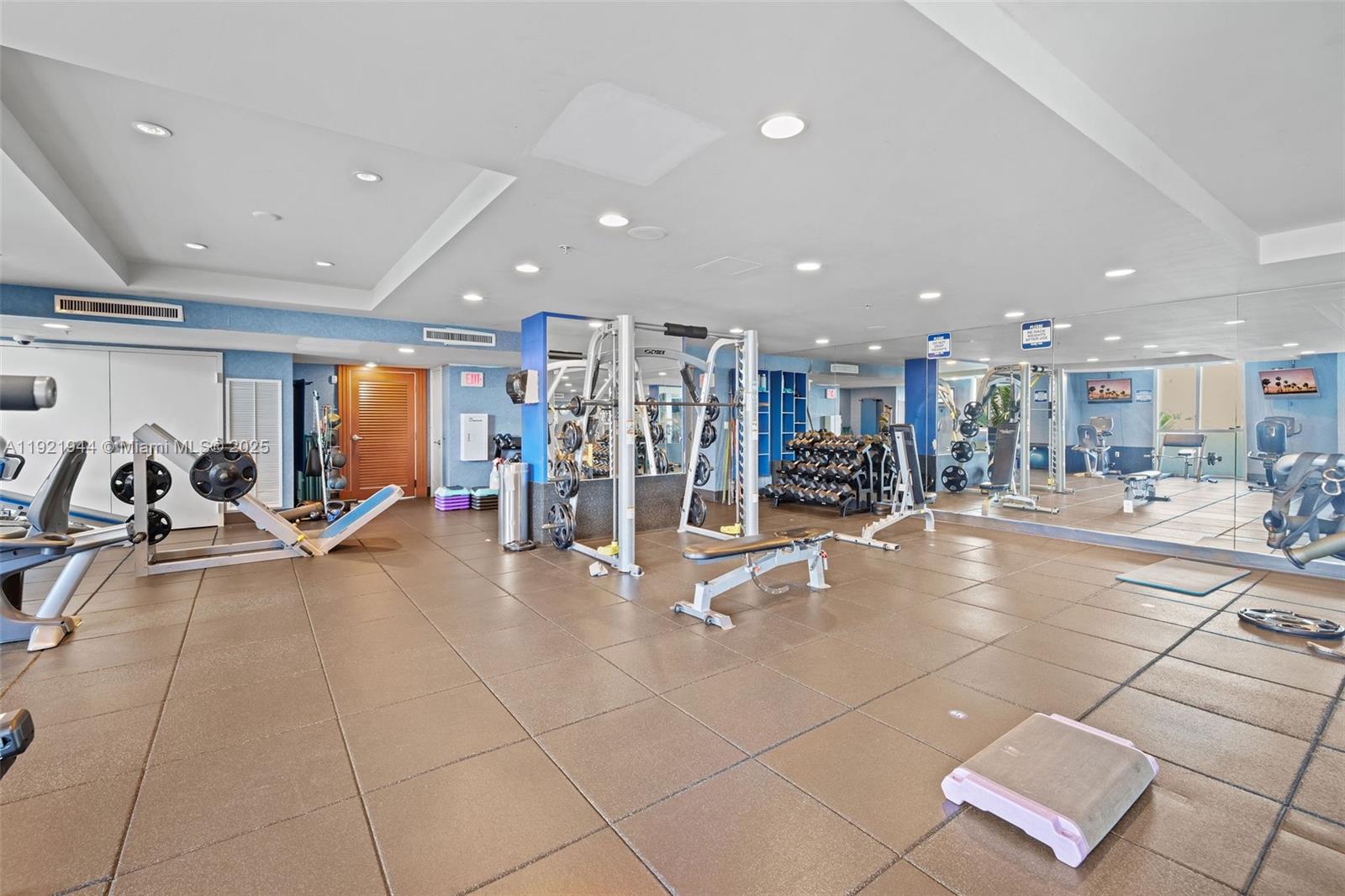 7914 Harbor Island Dr # 303