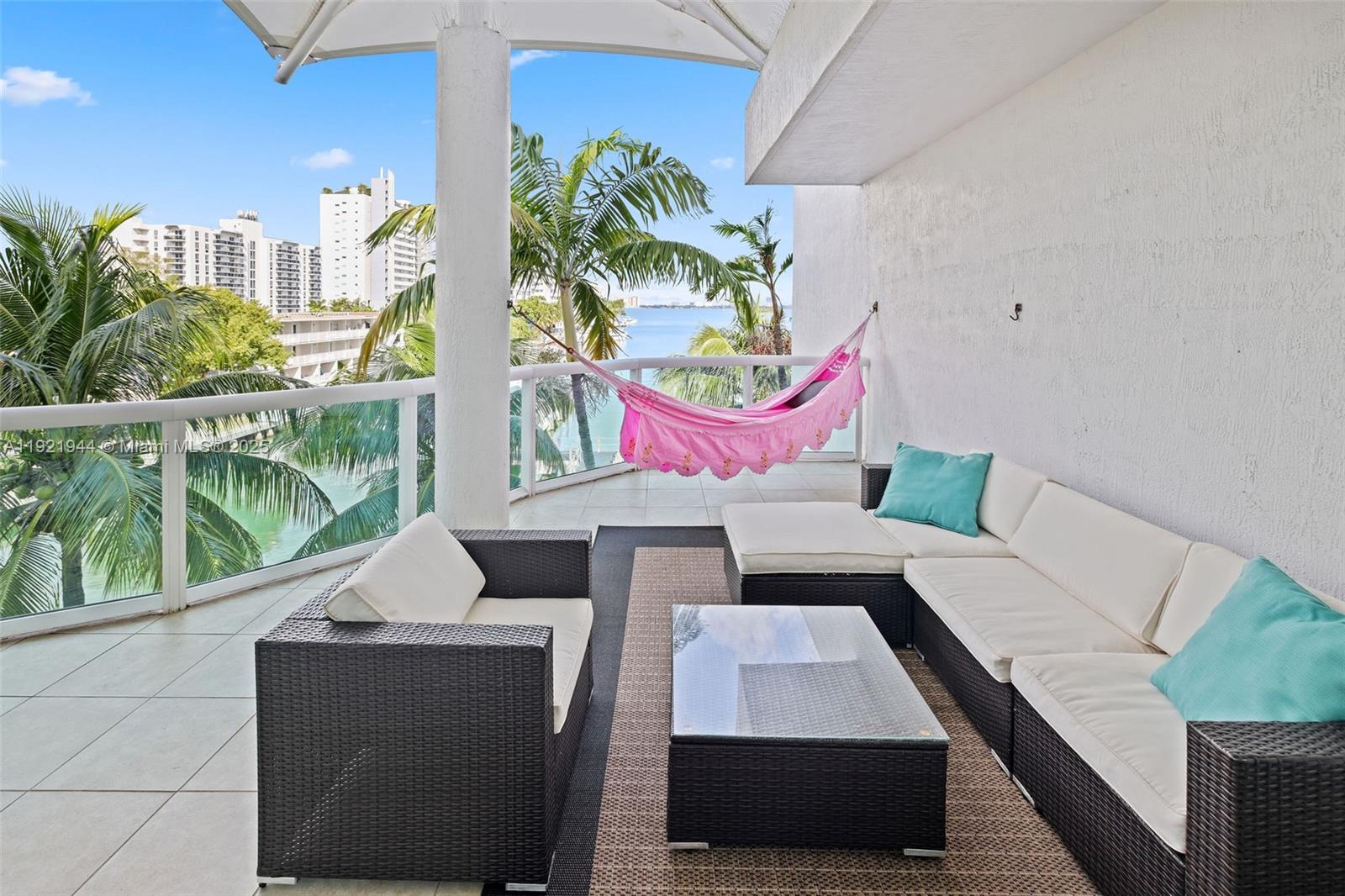 7914 Harbor Island Dr # 303