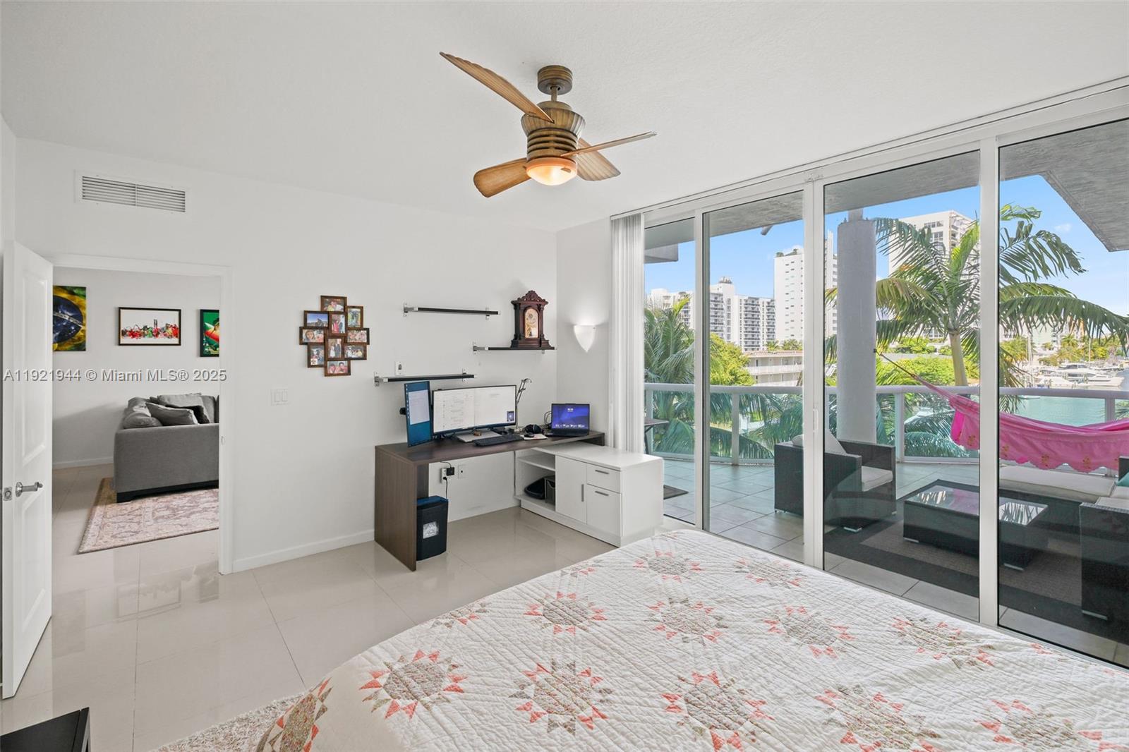 7914 Harbor Island Dr # 303