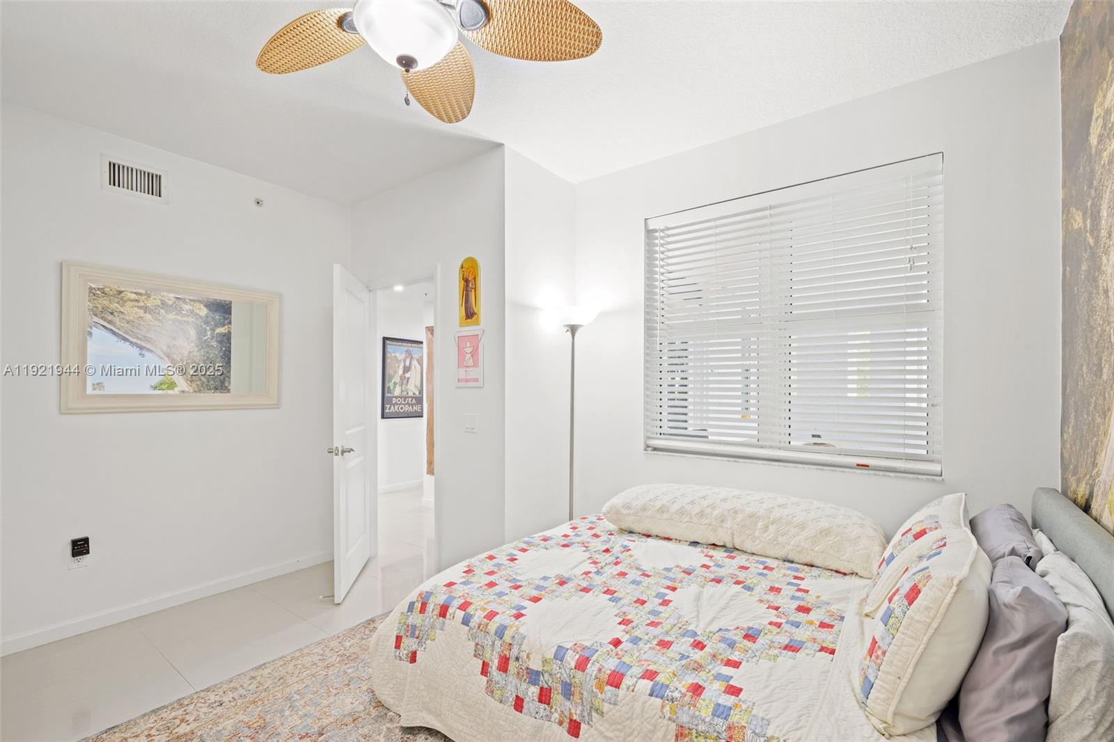 7914 Harbor Island Dr # 303