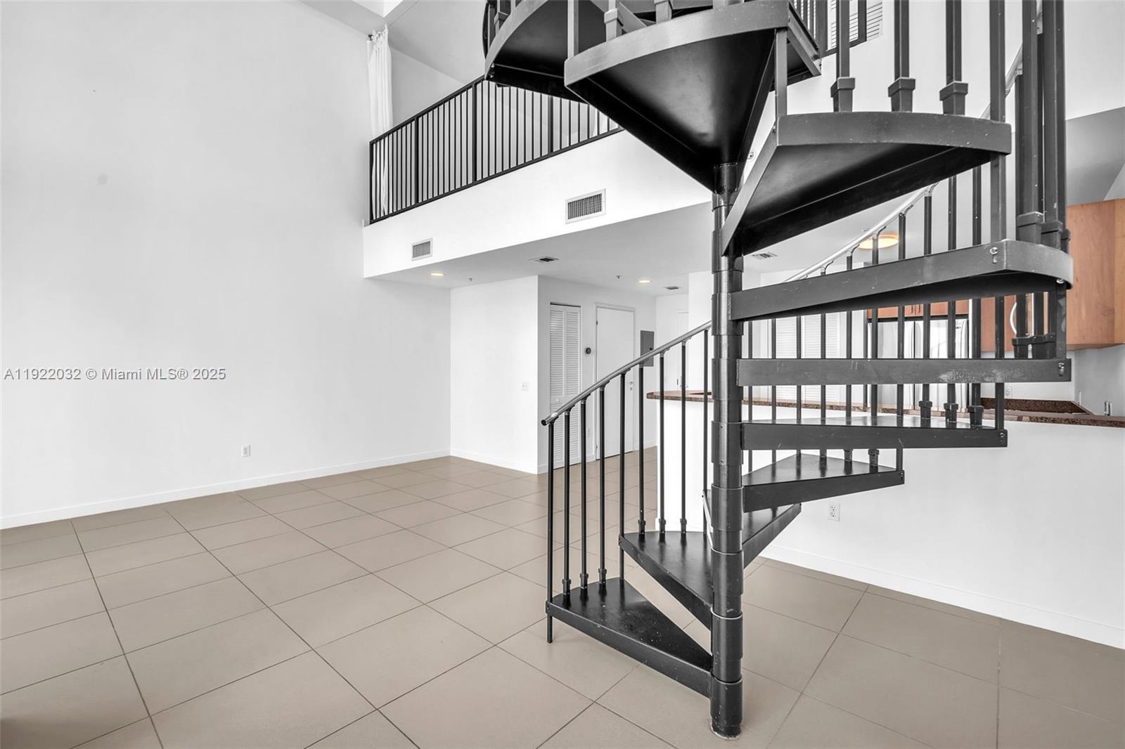 300 S Biscayne Blvd # 822 Unit: L-822