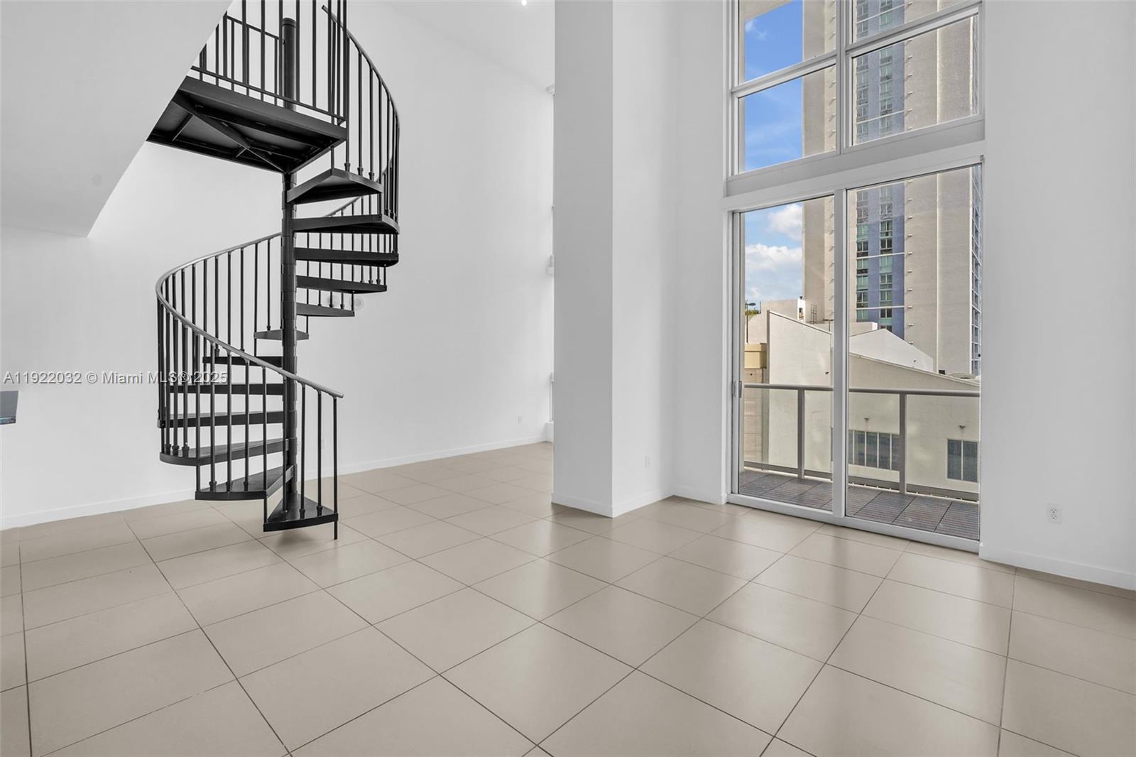 300 S Biscayne Blvd # 822 Unit: L-822