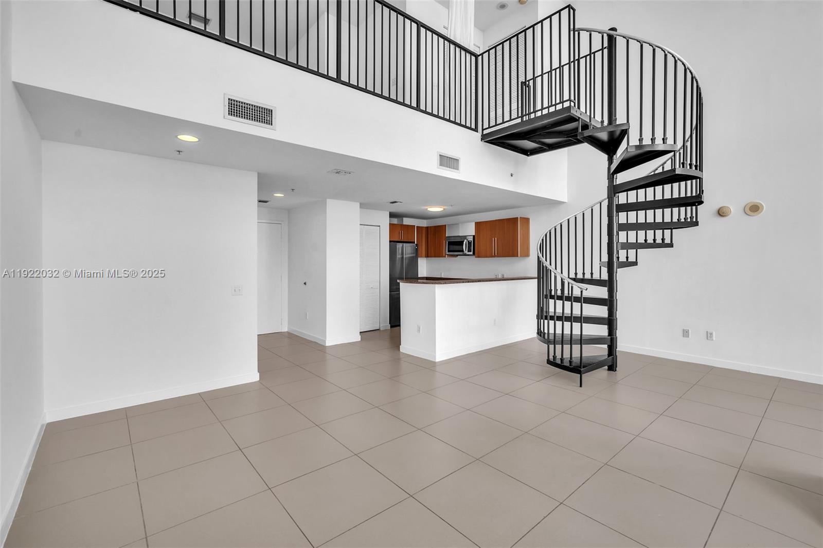 300 S Biscayne Blvd # 822 Unit: L-822